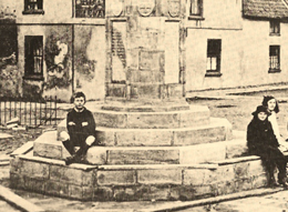 Swineshead Market Square War Memorial [detail]